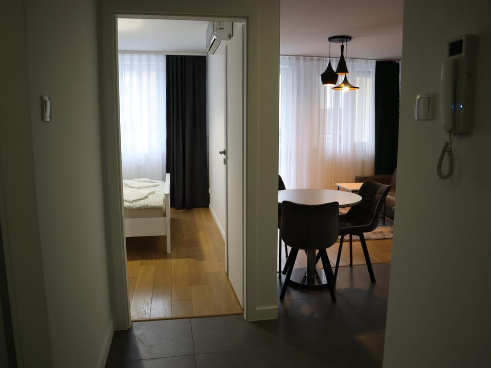 Living room, Seating area, Dining area, Bedroom, air conditioner