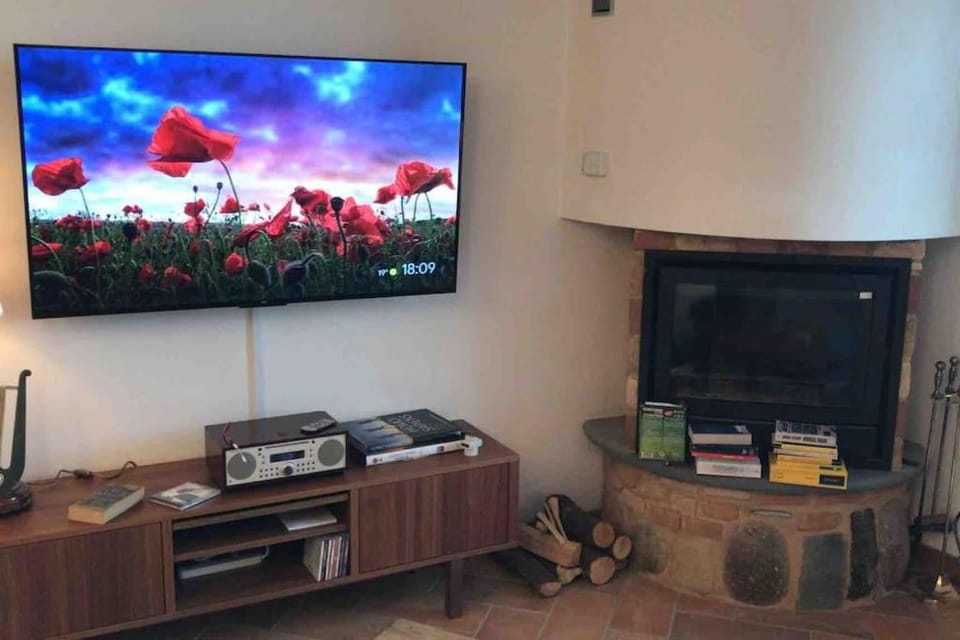 Communal lounge/ TV room, TV and multimedia, Evening entertainment