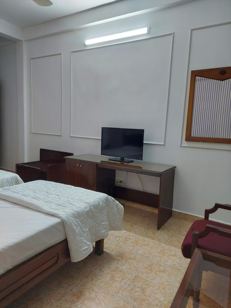 Bedroom, hair dresser