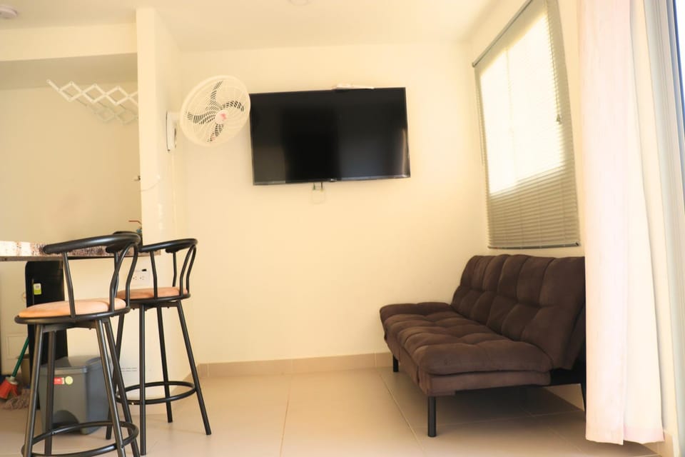 Communal lounge/ TV room, TV and multimedia, Living room, Seating area