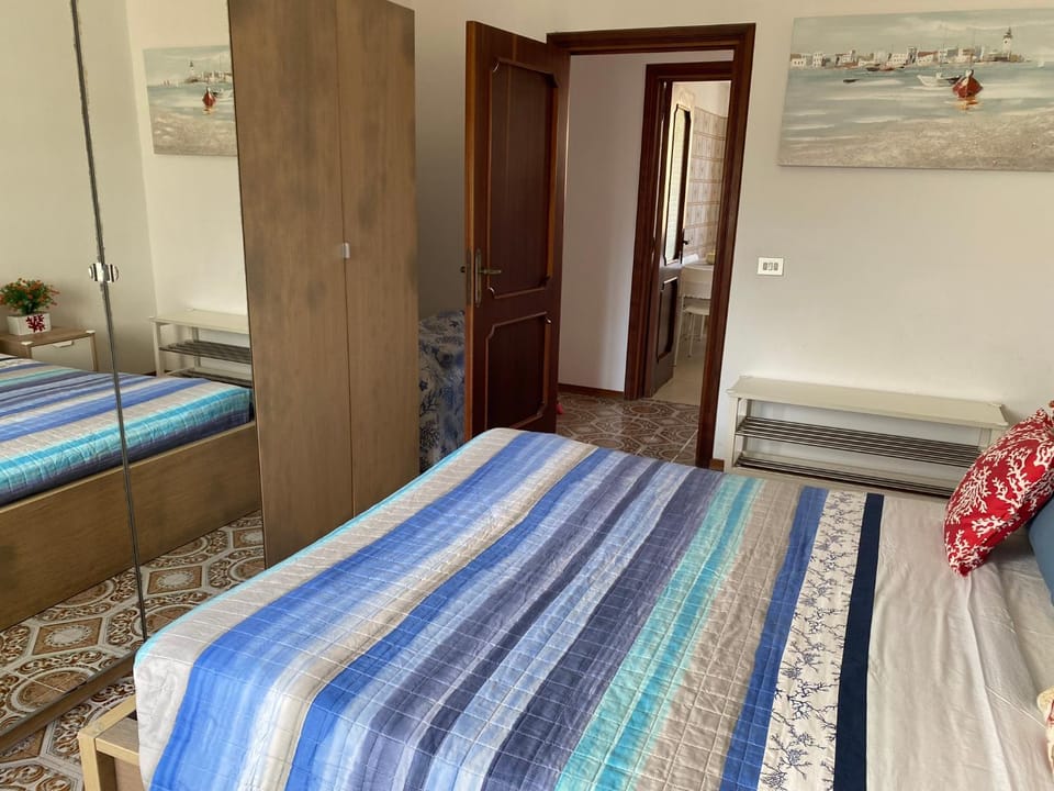 Ponzamania Bacio Del Sole Apartment in Le Forna