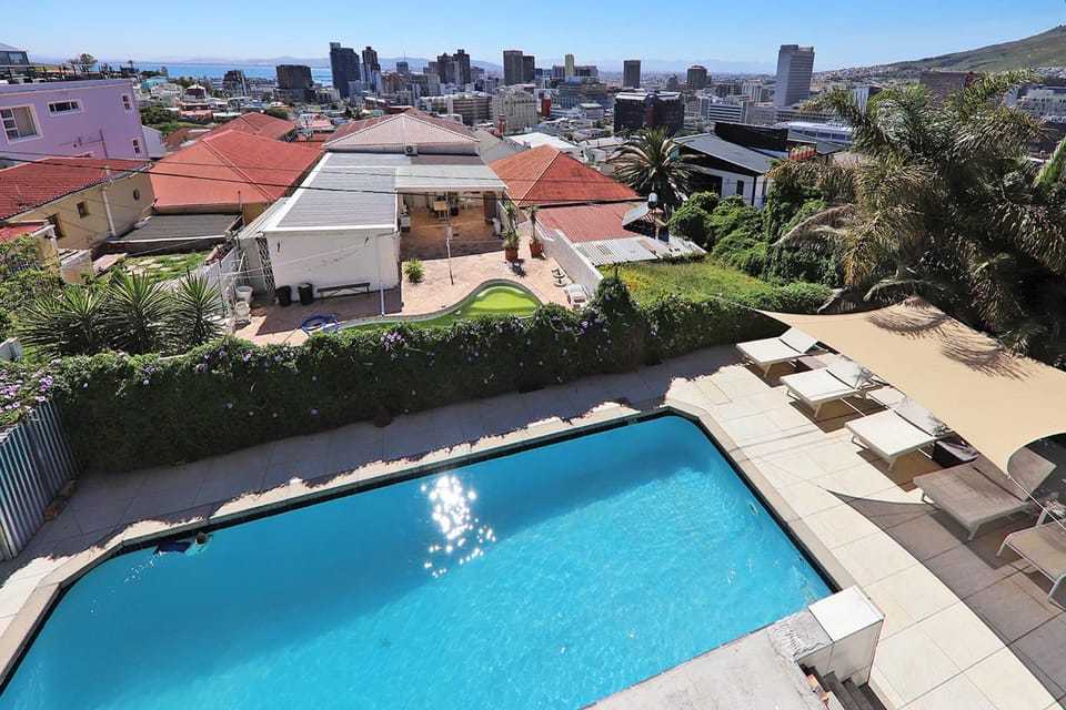 Swimming pool, sunbed