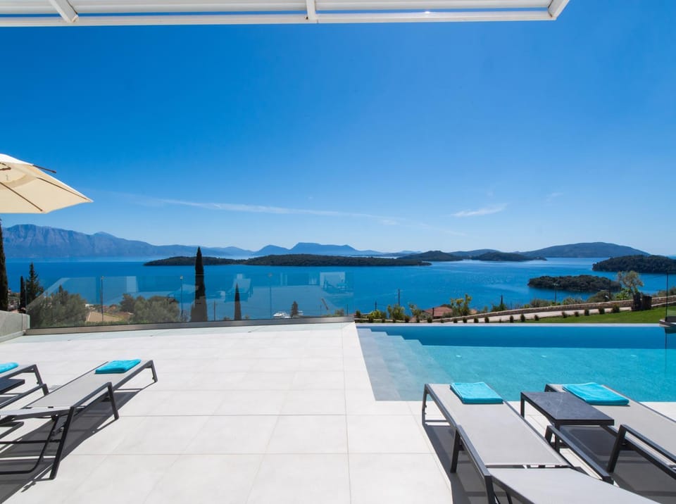 Balcony/Terrace, Sea view, Swimming pool