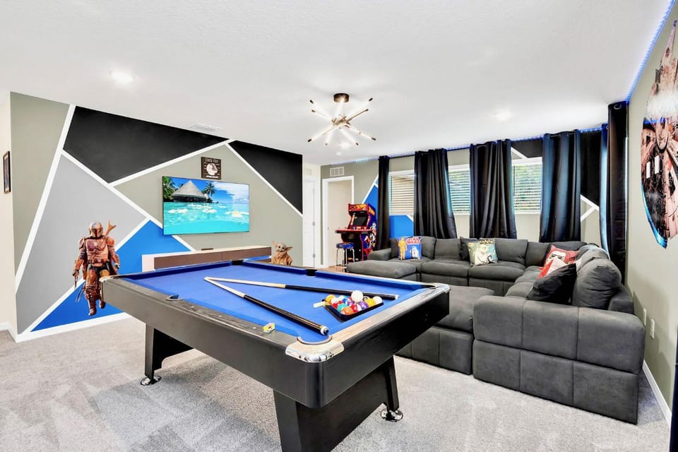 Billiard, Game Room, TV and multimedia, Living room, Decorative detail, Seating area