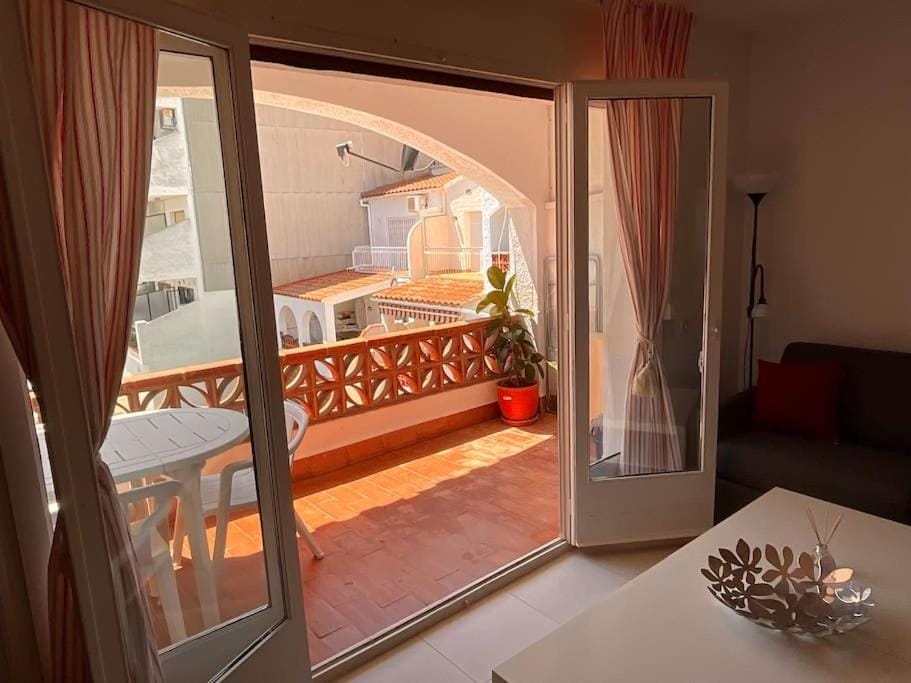 Lindo apartamento con vistas al puerto Mistral Apartment in Alt Empordà