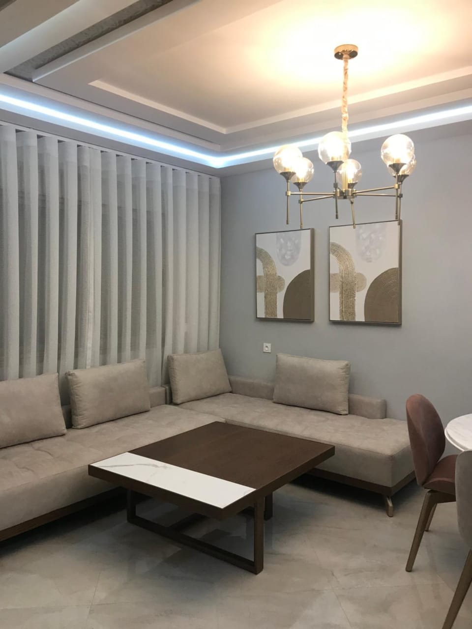 Living room, Seating area