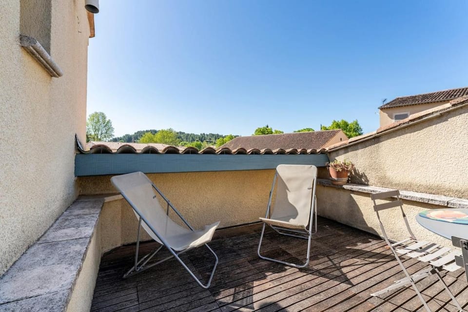 Charmant T2 2/4 Personnes Apartment in Pernes-les-Fontaines