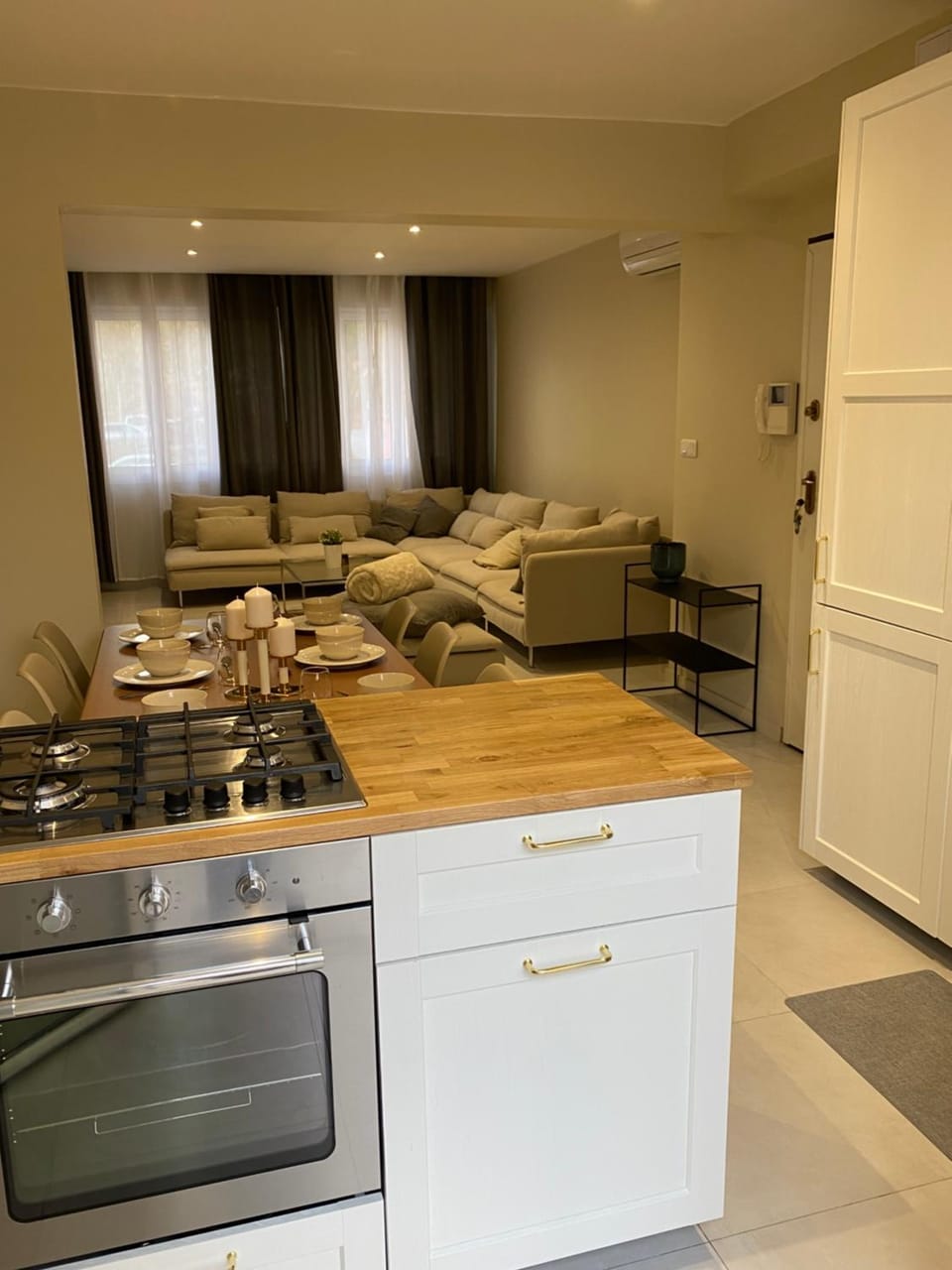 Kitchen or kitchenette, Dining area, minibar, pet friendly, stove