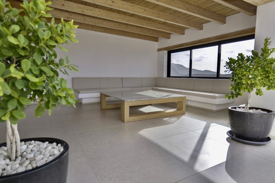 Facade/entrance, Living room, Seating area