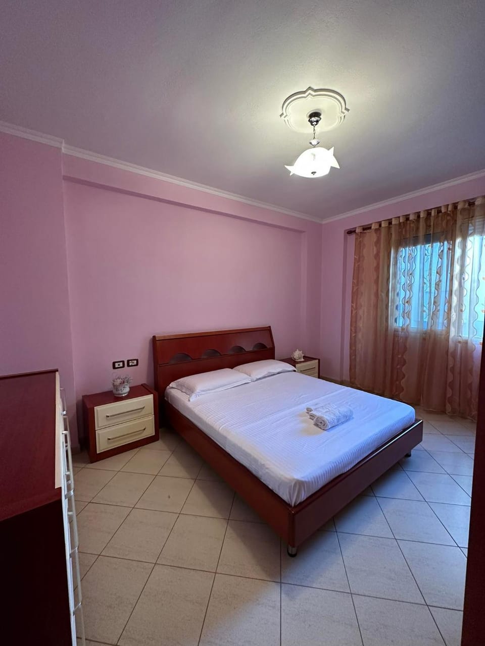 Bedroom, towels