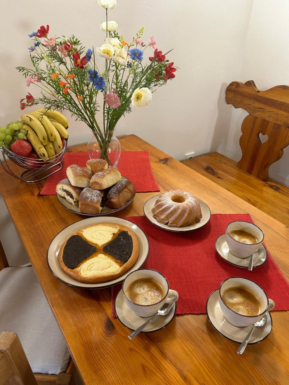 Coffee/tea facilities, Dining area