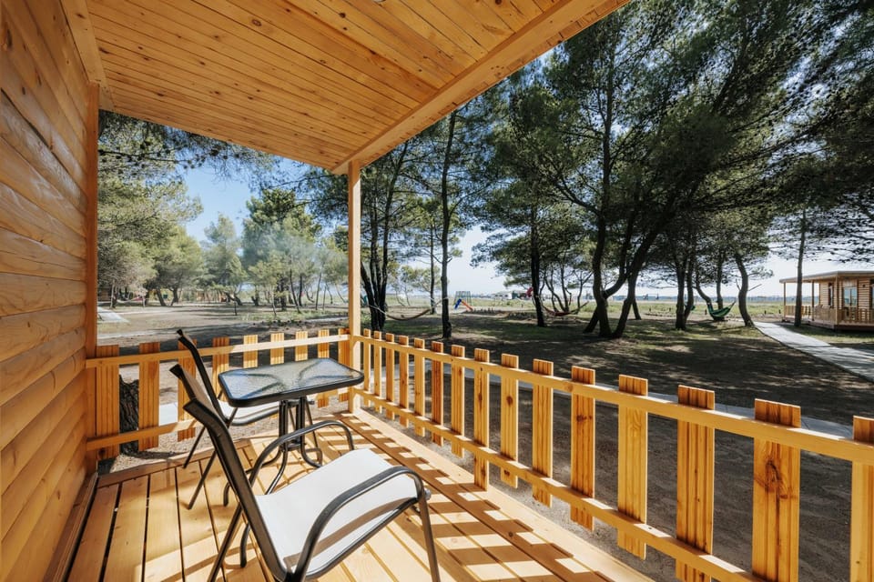Patio, Spring, Day, Natural landscape, View (from property/room), Balcony/Terrace, Dining area