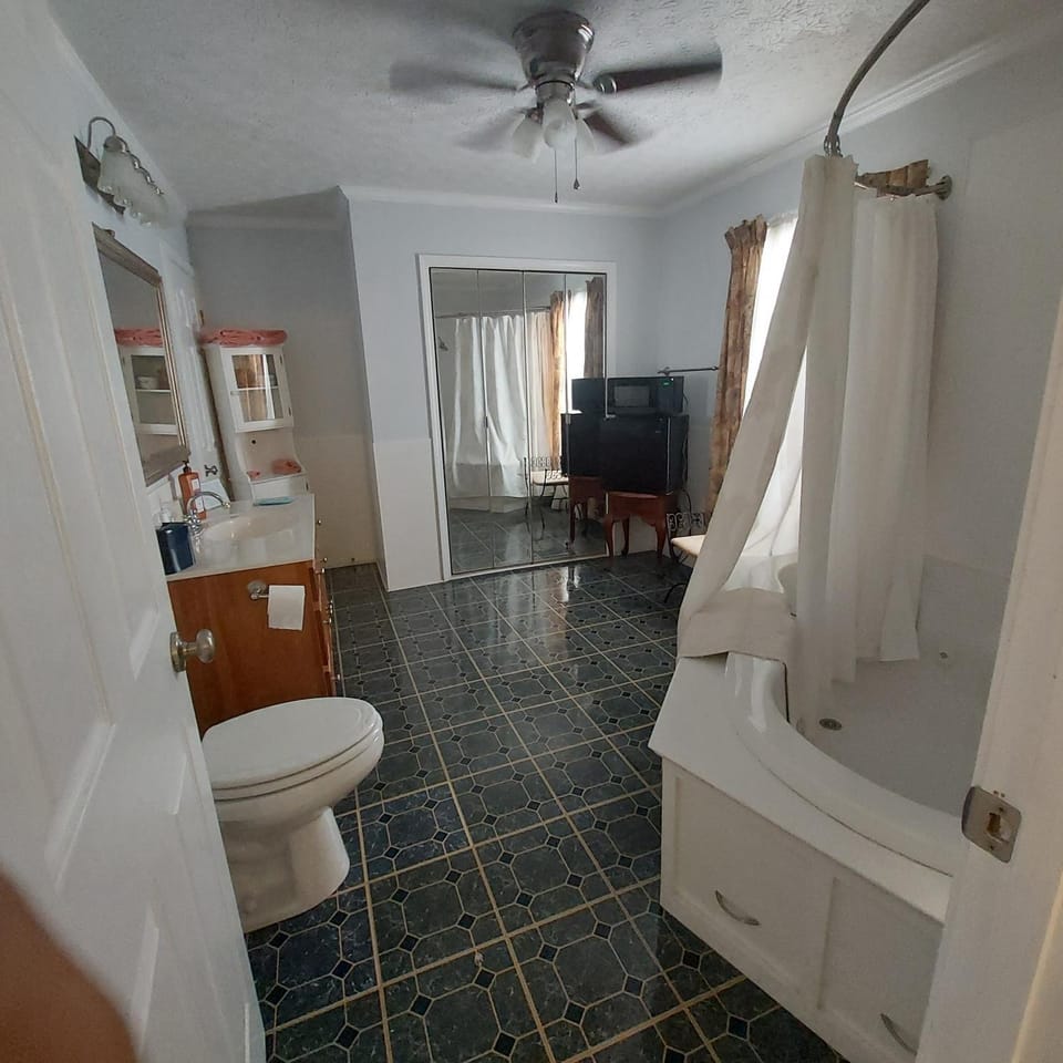 Serenity Hill bed and Breakfast Country House in Kentucky