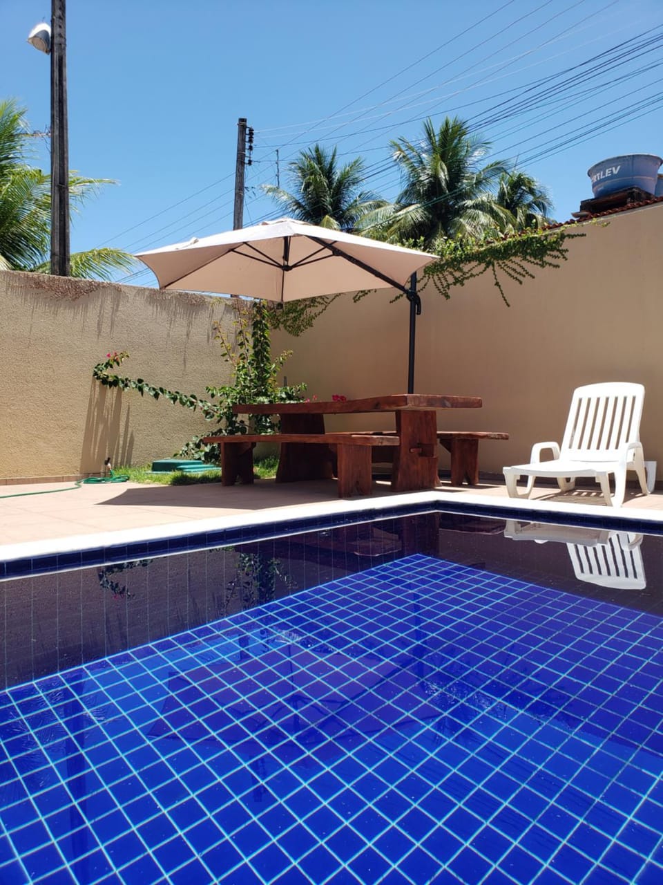 Day, Swimming pool