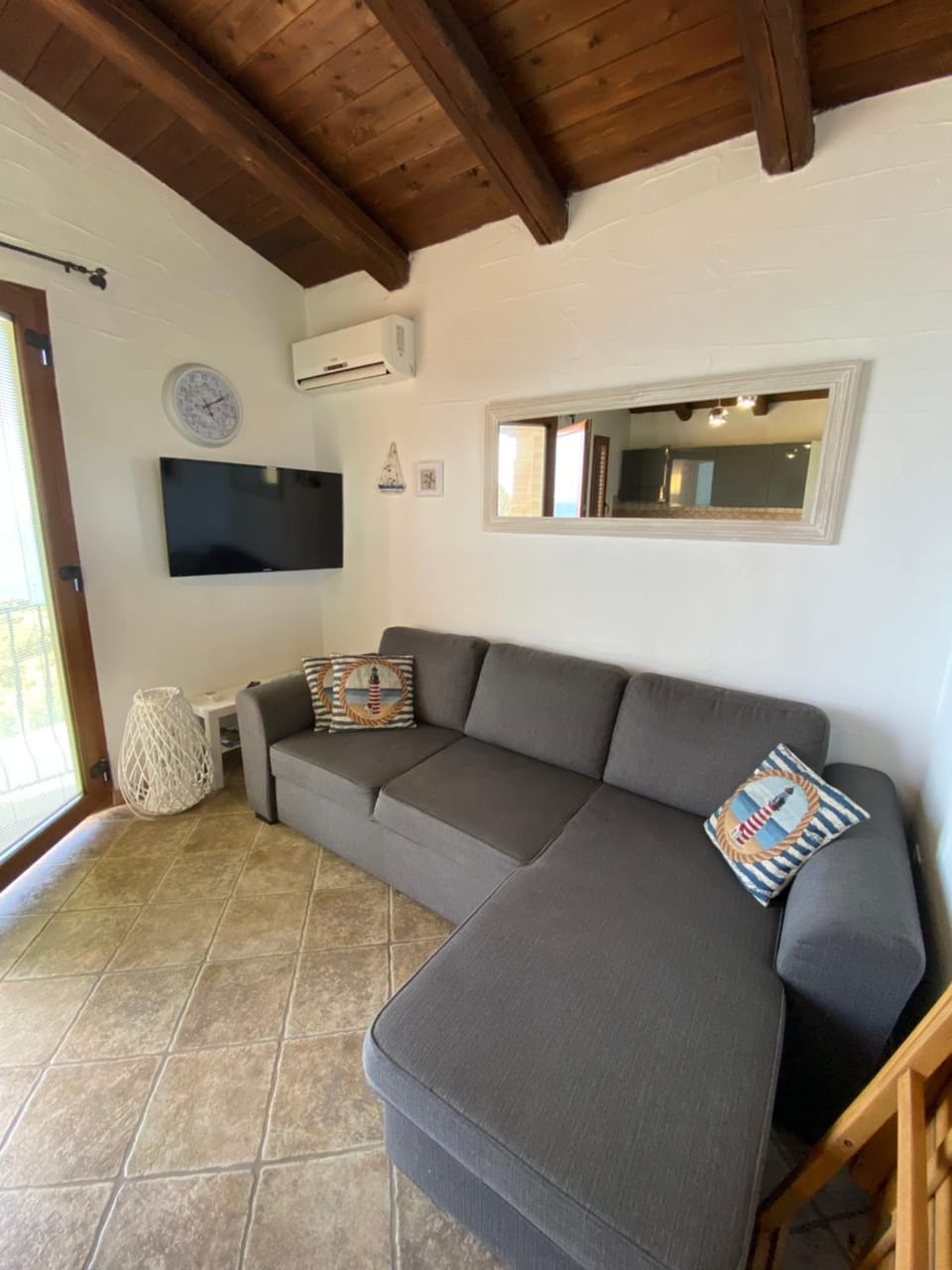 TV and multimedia, Living room, air conditioner