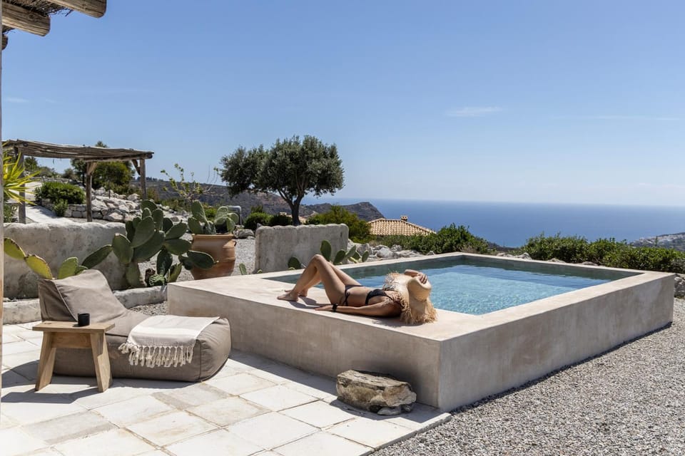Day, Swimming pool, sunbed