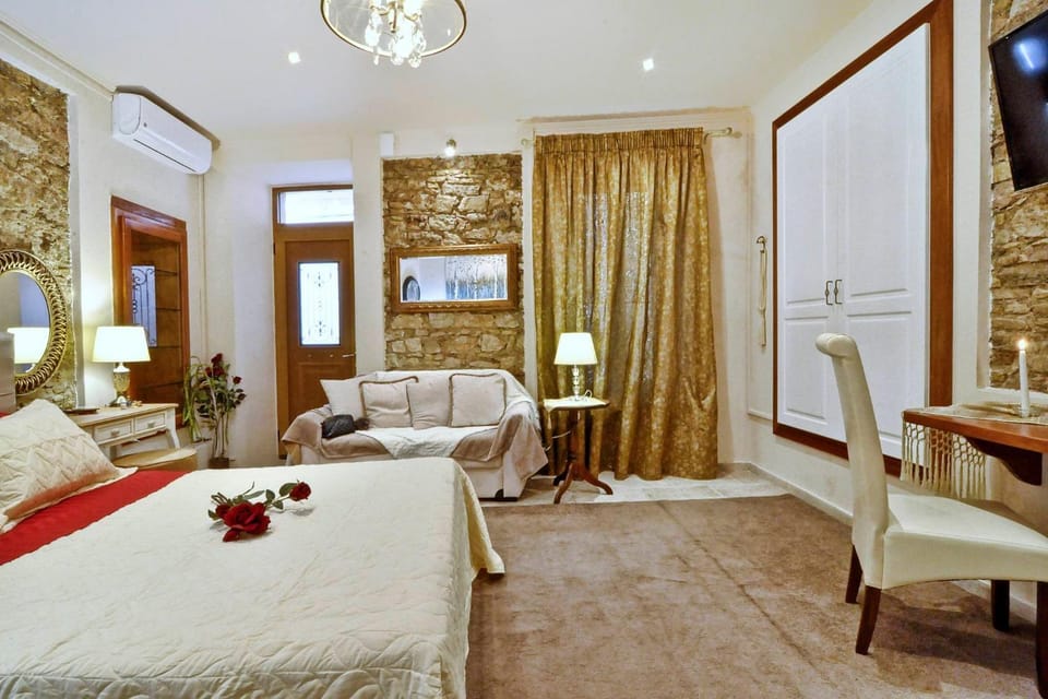 Venetian Suite Mitropolis new Apartment in Corfu