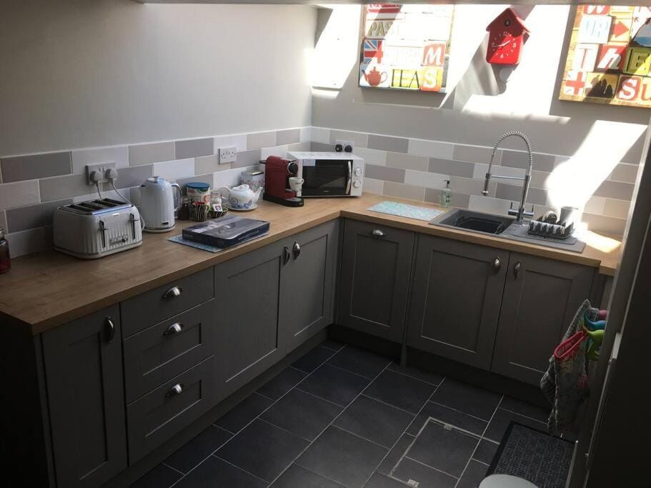 Coffee/tea facilities, Kitchen or kitchenette, dishwasher, minibar, toaster