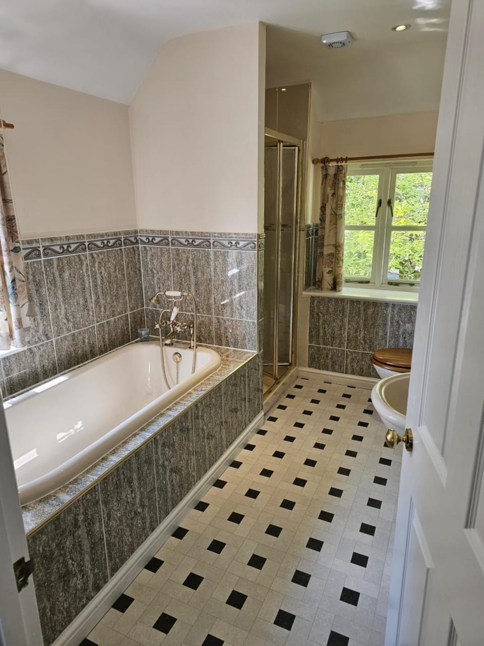 Shower, Bathroom, Bath, towels