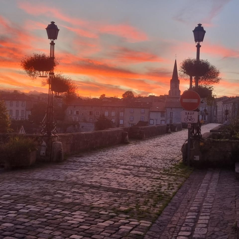 Chez Jack Confolens Bed and Breakfast in Nouvelle-Aquitaine