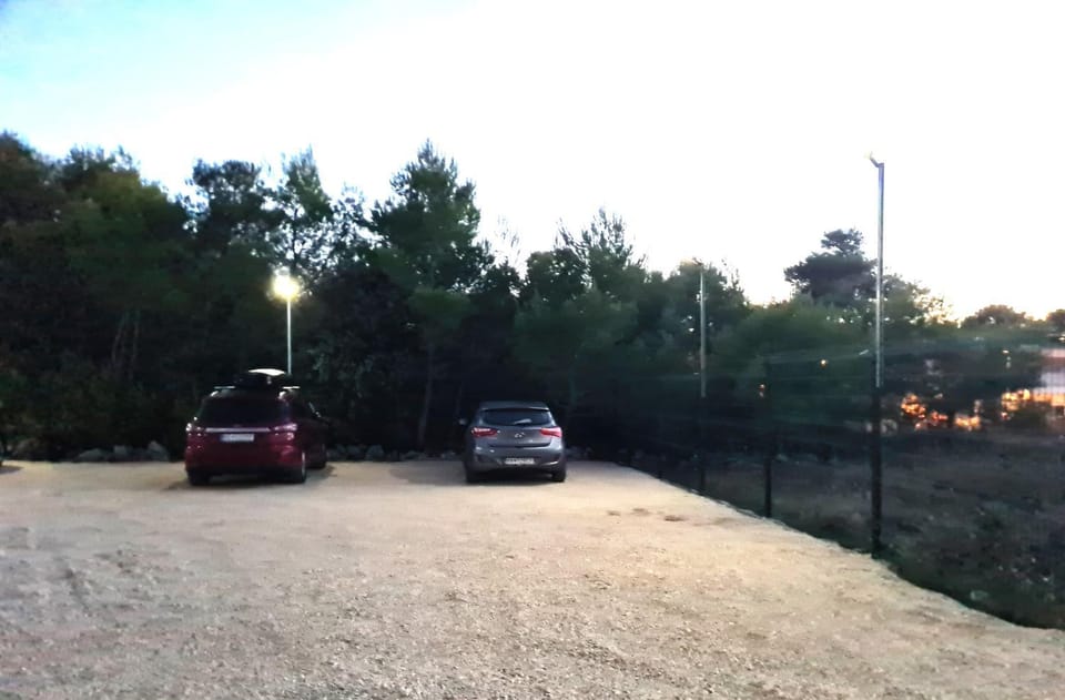 Neighbourhood, Parking