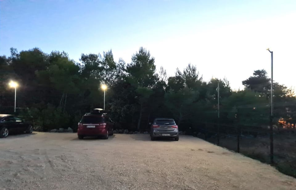 Neighbourhood, Parking