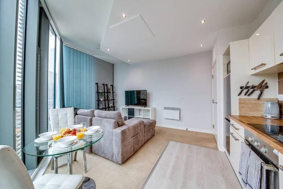 Modern City Centre Apartment 2 x Double En-Suite Apartment in Sheffield