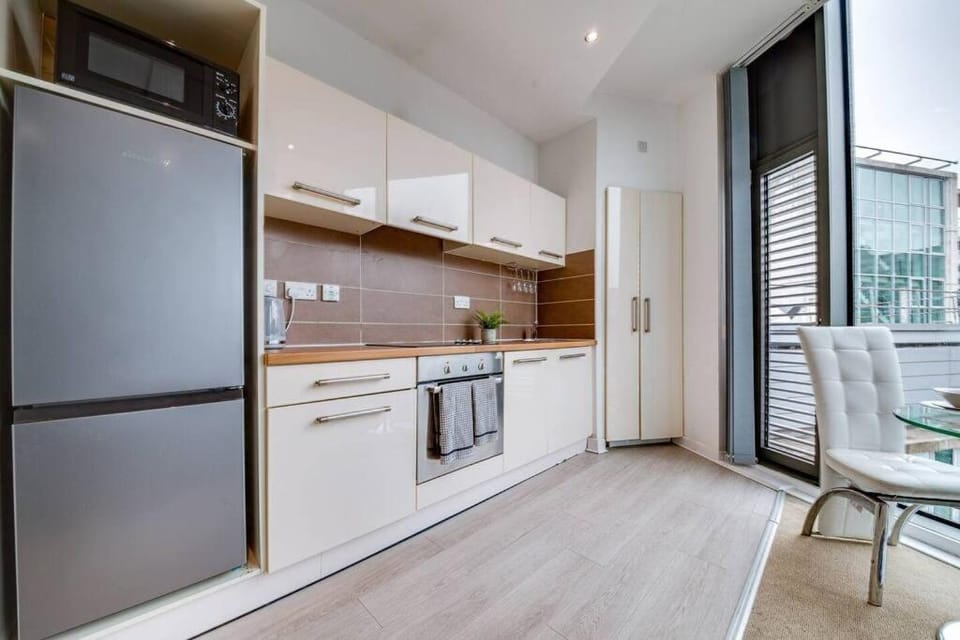 Modern City Centre Apartment 2 x Double En-Suite Apartment in Sheffield