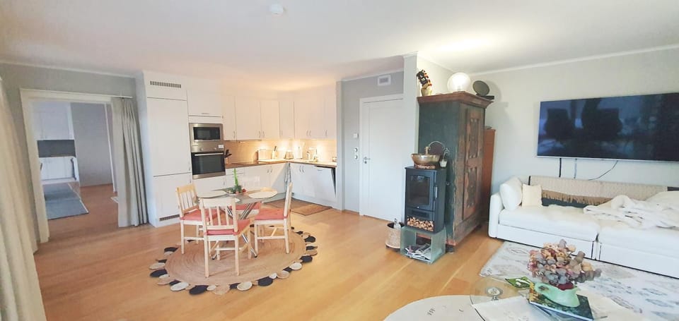 TV and multimedia, Kitchen or kitchenette, Living room, Photo of the whole room, Seating area, Dining area, Bedroom, minibar