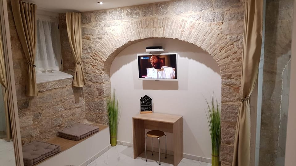 TV and multimedia, Bedroom