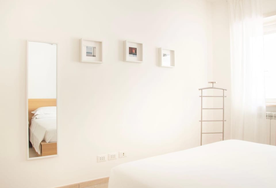 Appartamento Moderno e Luminoso (Metro B) Apartment in Rome