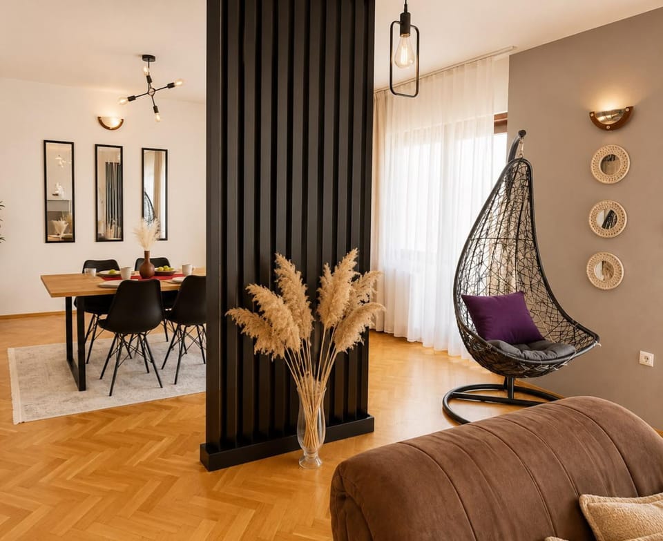 Living room, Dining area