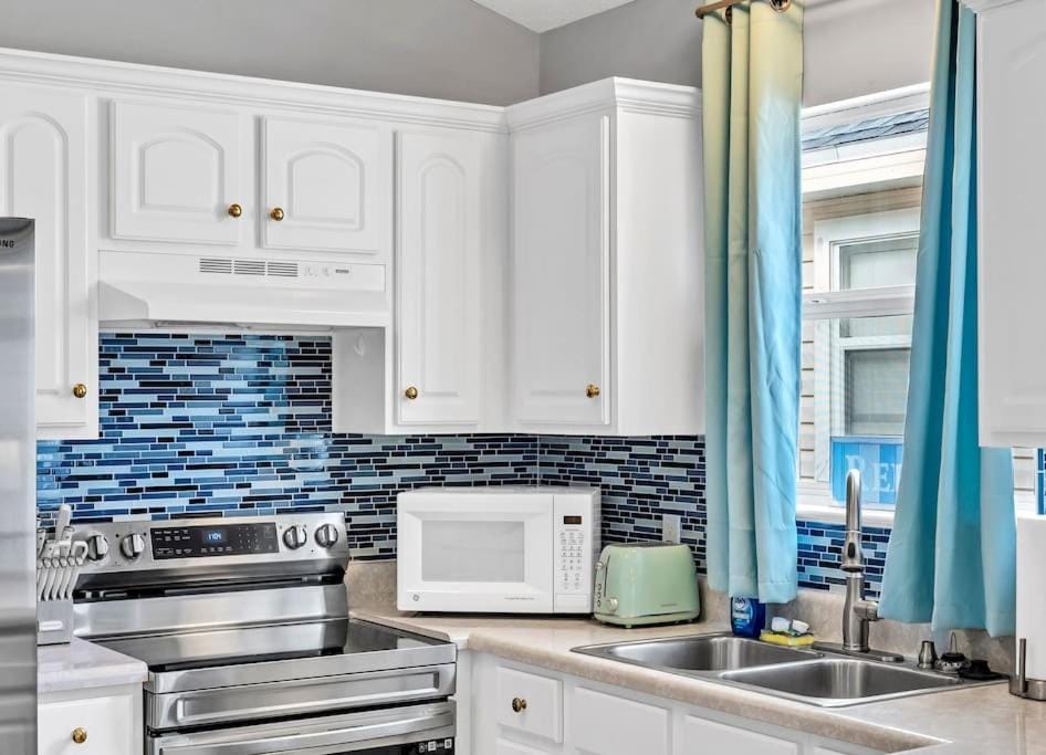 Kitchen or kitchenette, minibar, pet friendly, stove, toaster