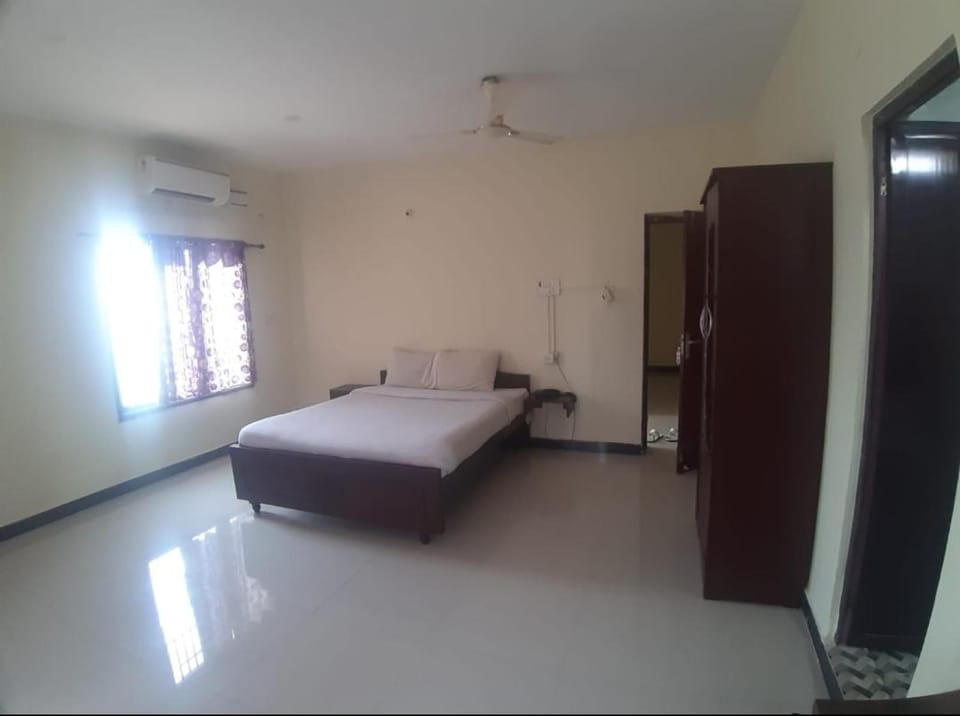 Renu Residency near Maruthamalai and on the way to Adiyogi Isha yoga Centre Vacation rental in Coimbatore