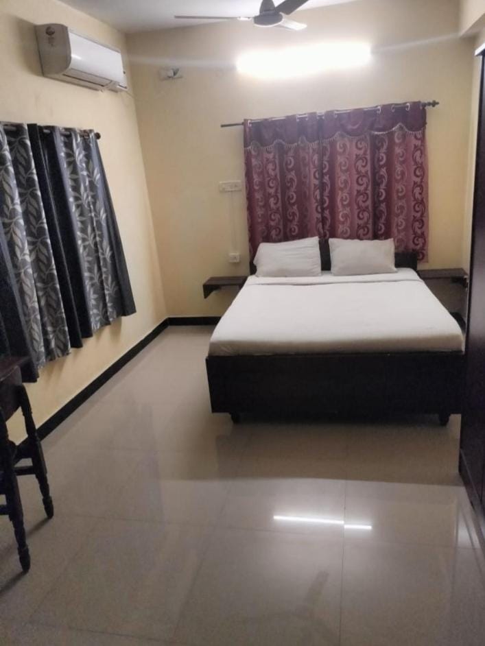 Renu Residency near Maruthamalai and on the way to Adiyogi Isha yoga Centre Vacation rental in Coimbatore