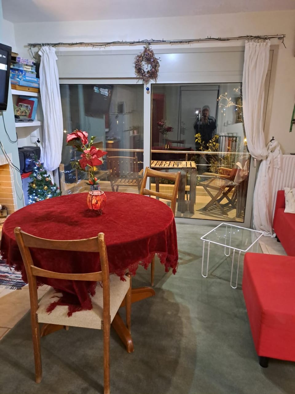 Living room, Seating area, Dining area