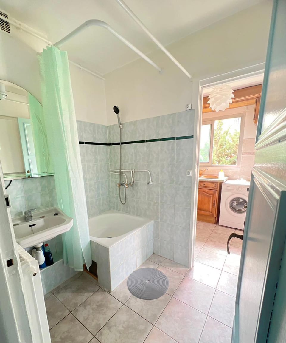 Shower, Bathroom, Bath