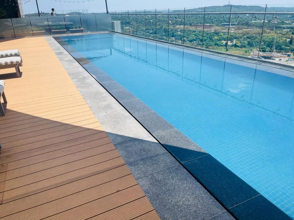 Menlyn Maine Luxury Apartments 11th & 14th floor with Balcony Apartment in Pretoria
