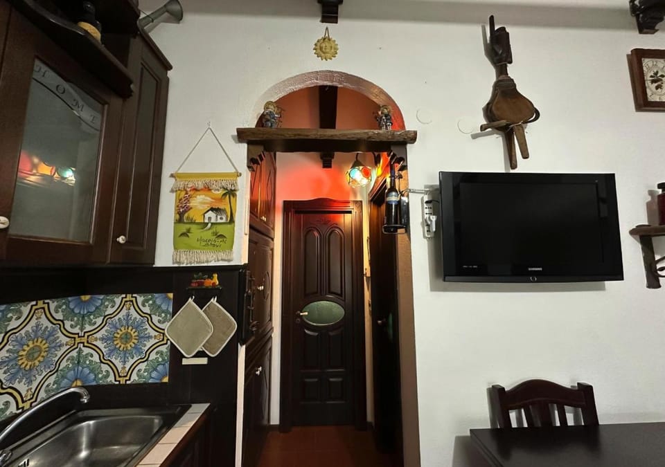 Communal lounge/ TV room, TV and multimedia, Kitchen or kitchenette, Evening entertainment