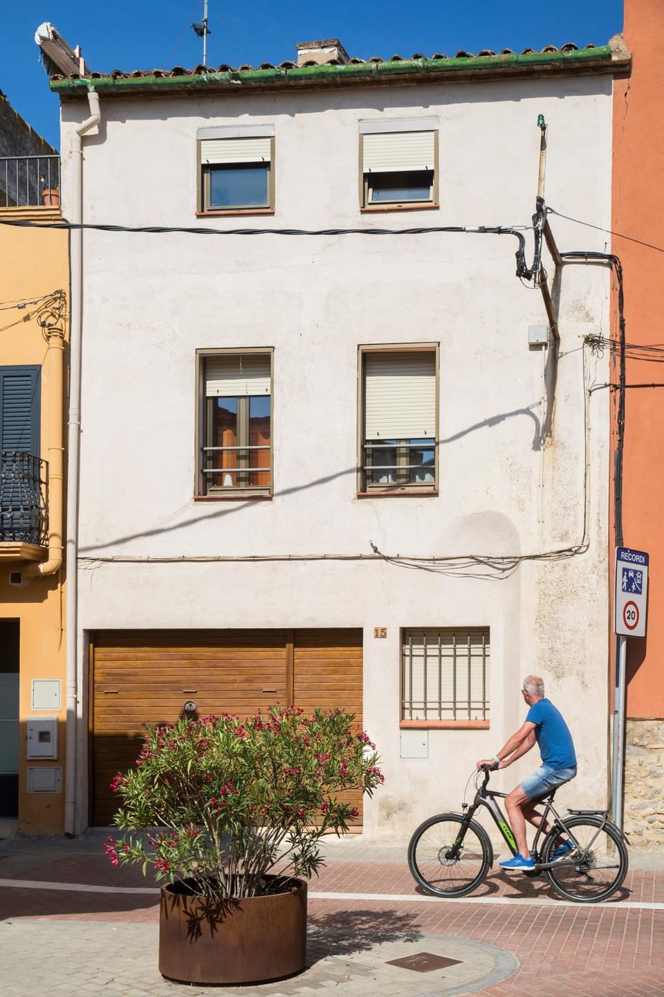 Facade/entrance