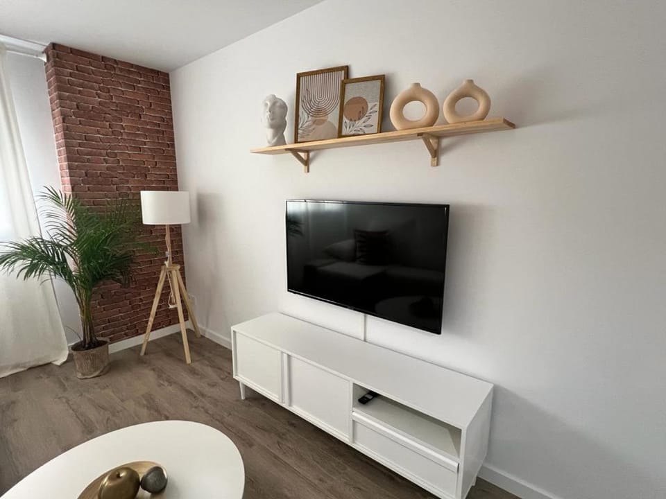 Communal lounge/ TV room, TV and multimedia