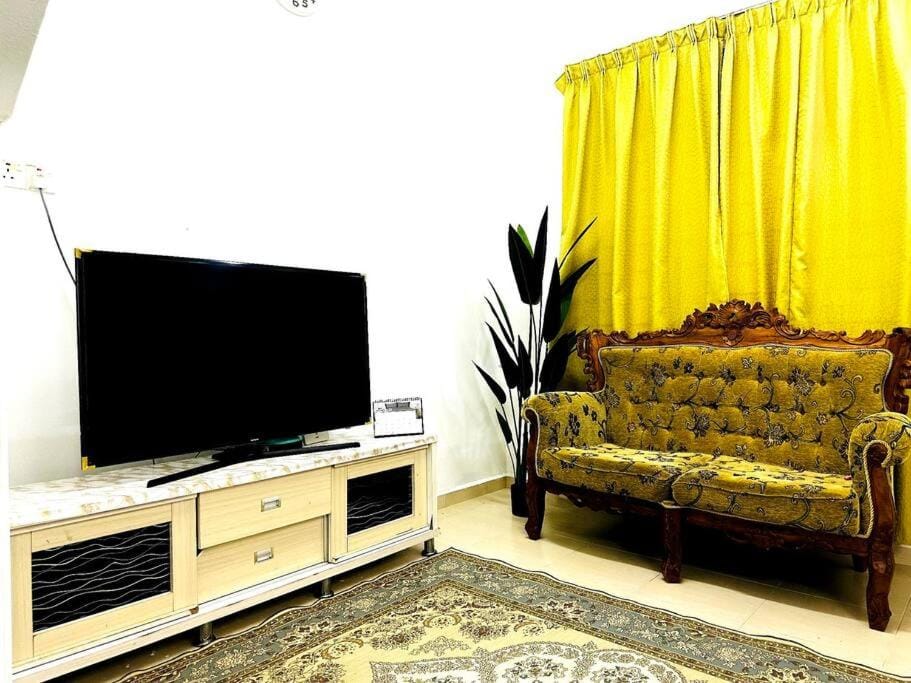 TV and multimedia, Seating area