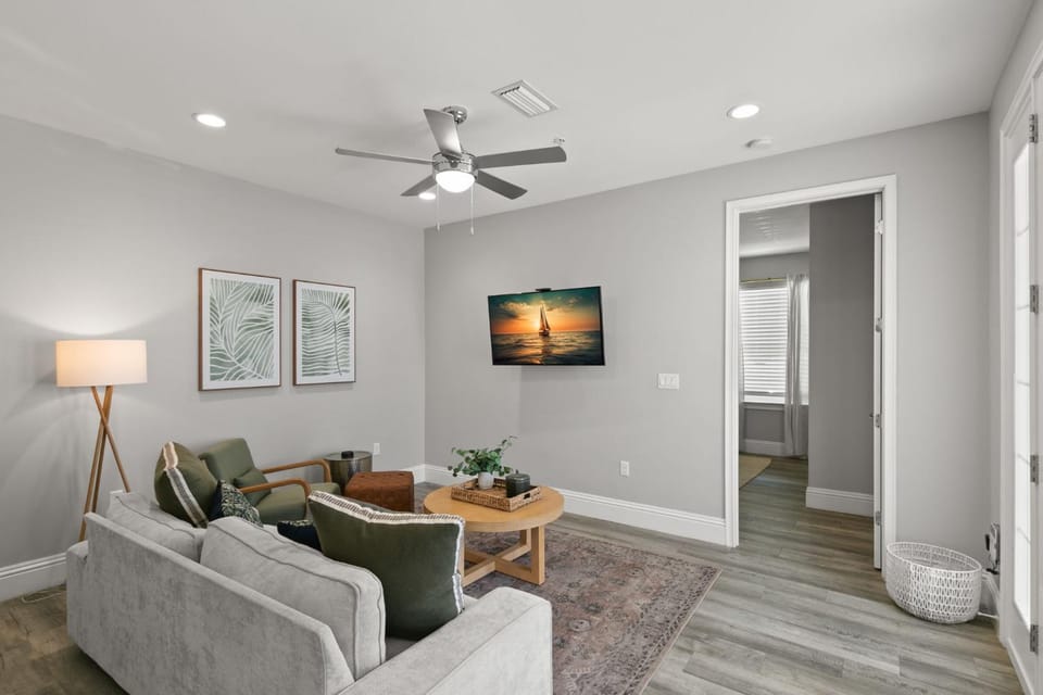 NEW! Canopy Cove, Luxury Downtown Apartment Near Main St Apartment in Safety Harbor