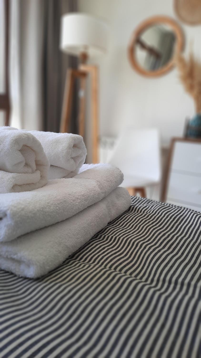 Bedroom, towels