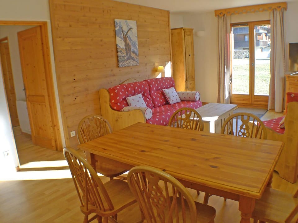 3 pièces avec terrasse, animaux admis, parking – Samoëns Apartment in Samoëns