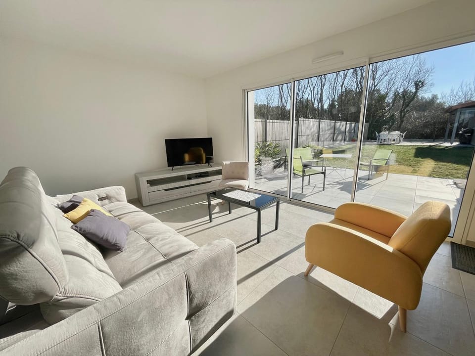 Maison familiale récente avec jardin, plage et commerces à pied, 6 couchages, WIFI, parking privatif - FR-1-231-297 House in Pays de la Loire