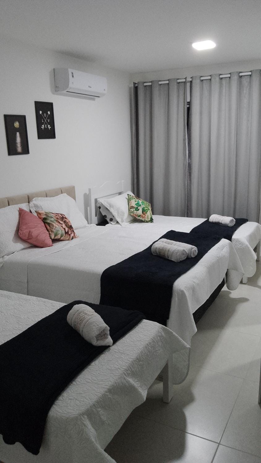 Bed, Photo of the whole room, Bedroom, air conditioner