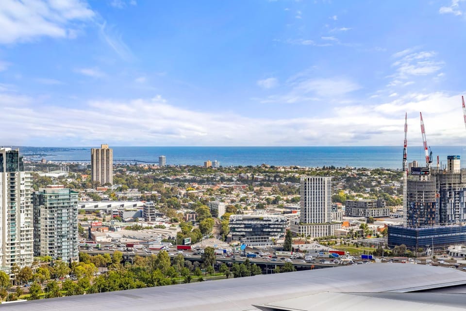 Convenient One Bedroom Apartment in Docklands Apartment in Southbank
