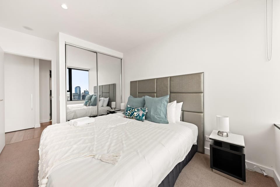 Convenient One Bedroom Apartment in Docklands Apartment in Southbank