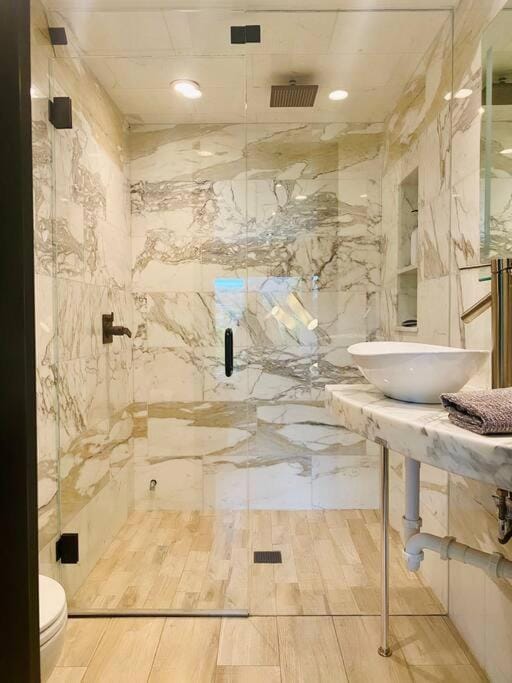 Secluded Modern Montecito retreat House in Montecito